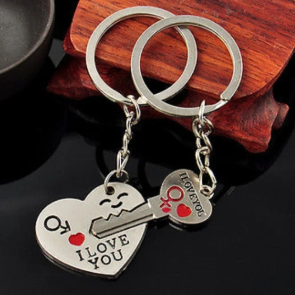 Romantic Couple Keychain - Picture 2 of 3